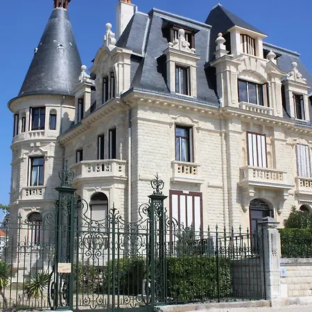 L'aigue Marine Apartment *